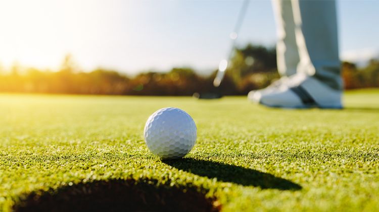 Hood_Golf_Putt.jpg